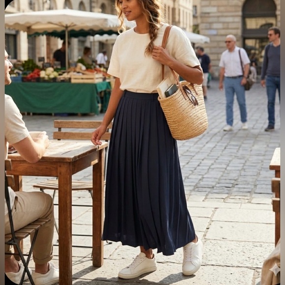 Abercrombie & Fitch Dresses & Skirts - Abercrombie & Fitch | Black A-Line Skirt